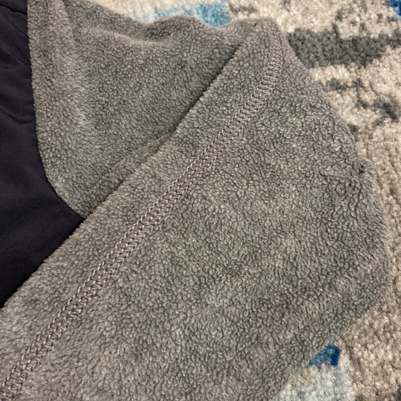 Carters Warm little zip up, barely worn - Picture 3 of 4